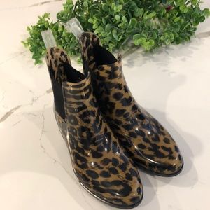London Fog Chelsea Rain Boots,Women's Size 7M animal print EUC